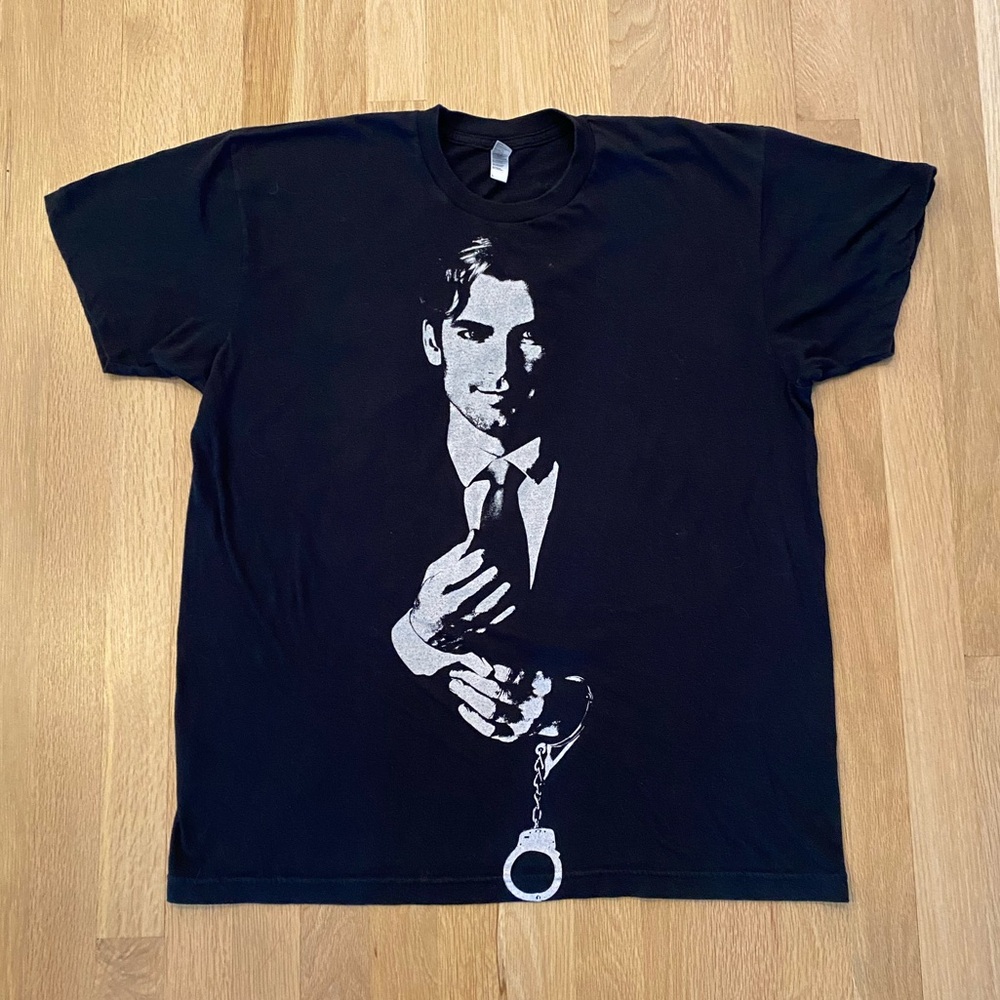 RARE White Collar Graphic T Shirt - Matt Bomer 2010 Comic-Con - Made in USA / L